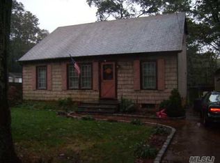 1205 Waverly Ave, Farmingville, NY 11738