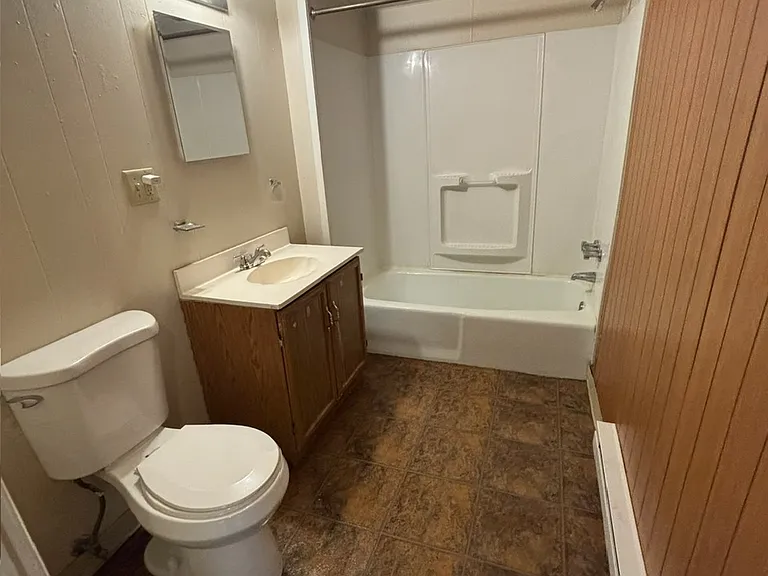 984 Jefferson Ave #6 — Photo 7