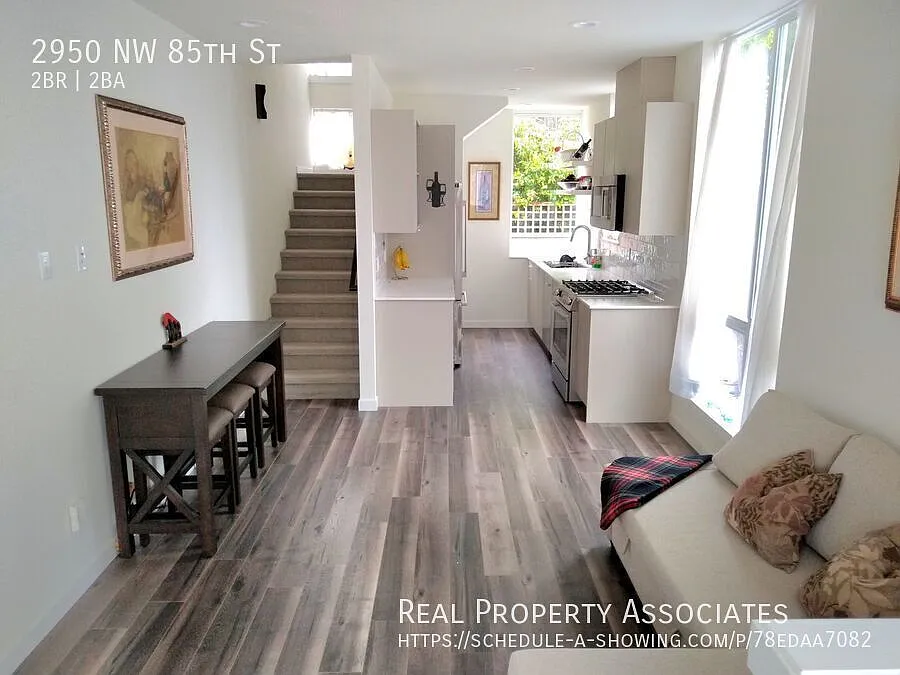 Ballard Townhouse — Photo 3
