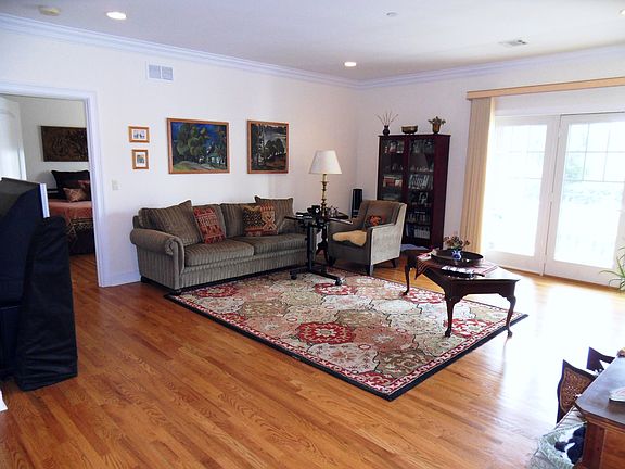2nd image of 5 Tenakill Park Dr #215-2O