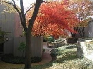 2114 Overlook Ct, Ann Arbor, MI 48103