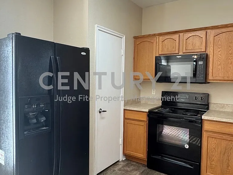 2146 Stonebrook Ln — Photo 5