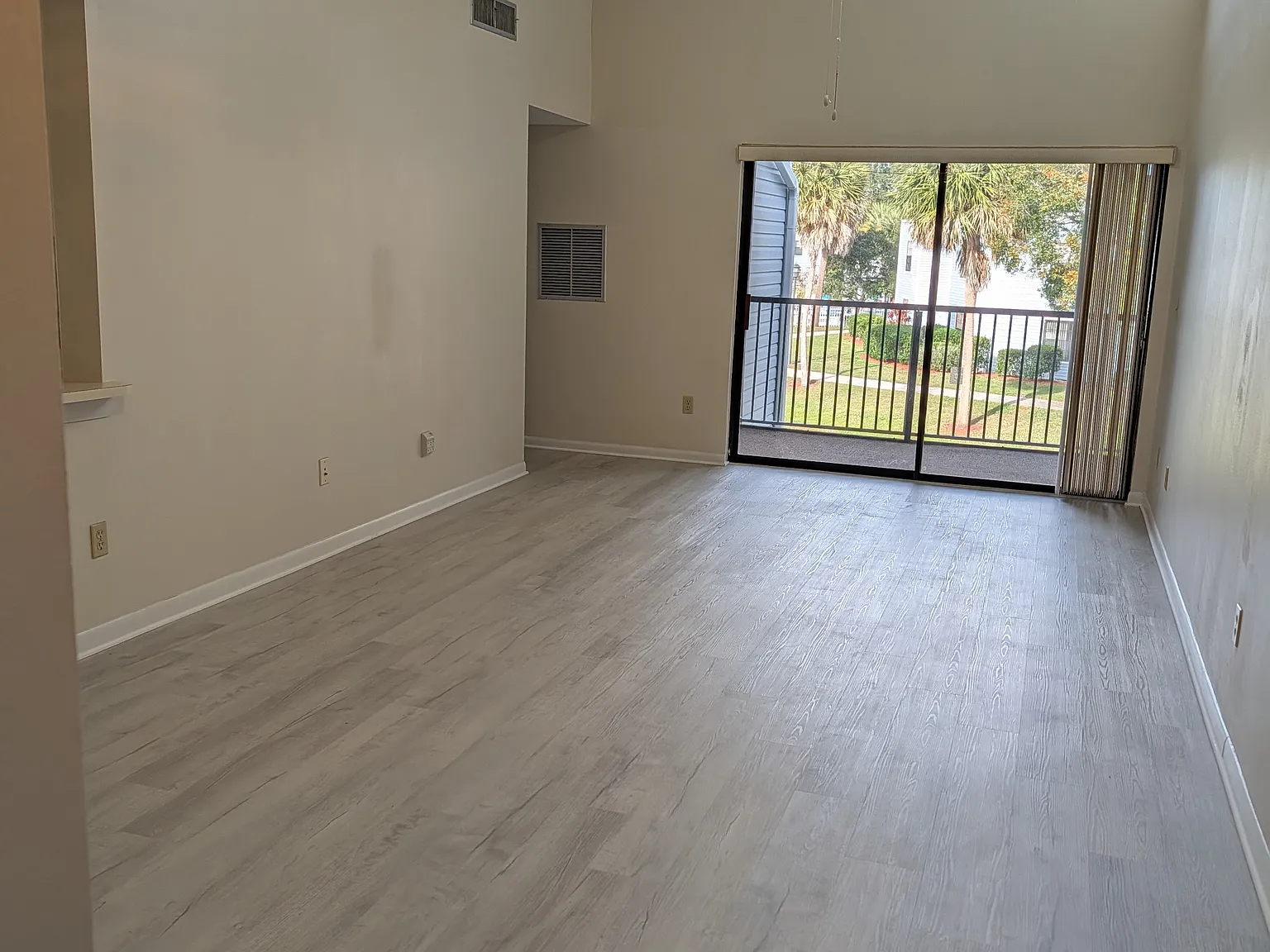 2 bed, 820 sqft, $1,500 — Photo 2