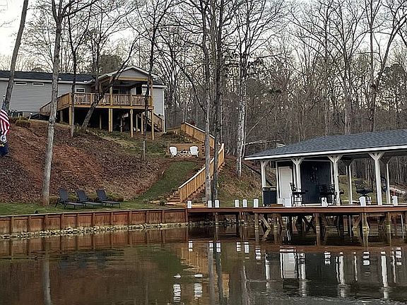 2nd image of 105 Fawn Ct
