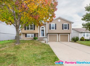 216 NW 112th Ter, Kansas City, MO 64155