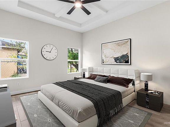 2nd image of 601 W Falcon Ave