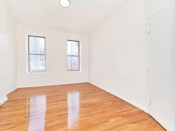 581 East 137th Street image 5 of 11