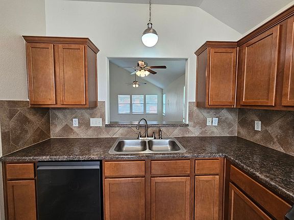 4th image of 5311 Bridgewood Dr