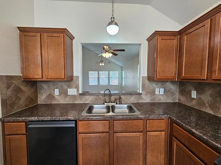 5311 Bridgewood Dr — Photo 4