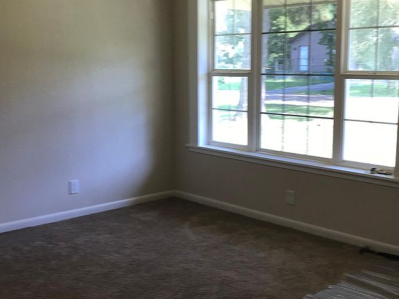 3rd image of 408 Wisteria St