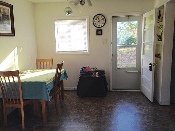 5th image of 9244 Corregidor Ave