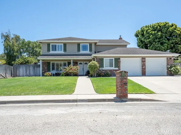 944 Amberley Pl, Santa Maria, CA 93455
