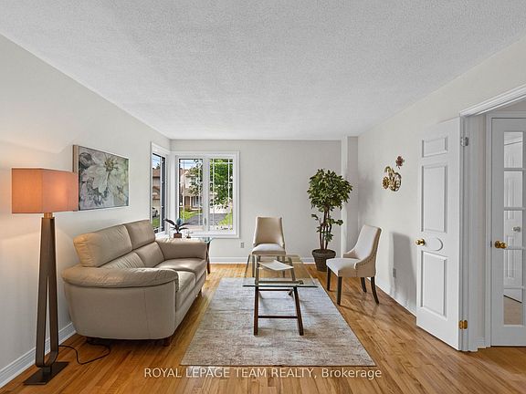 3rd image of 59 Naismith Cres