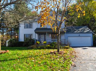 8 Diggins Ct, South Windsor, CT 06074