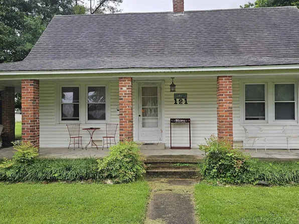 121 W 5th St, Rector, AR 72461