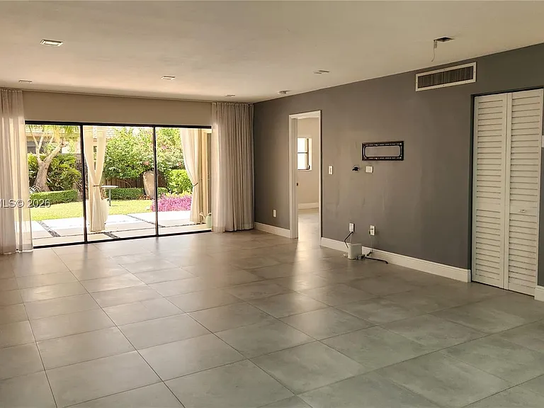 11425 SW 87th Ter — Photo 5