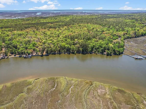 Julienton Dr NE, Townsend, GA 31331