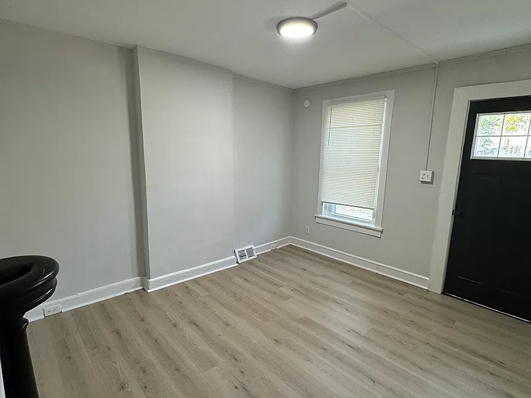218 Cherry St — Photo 2