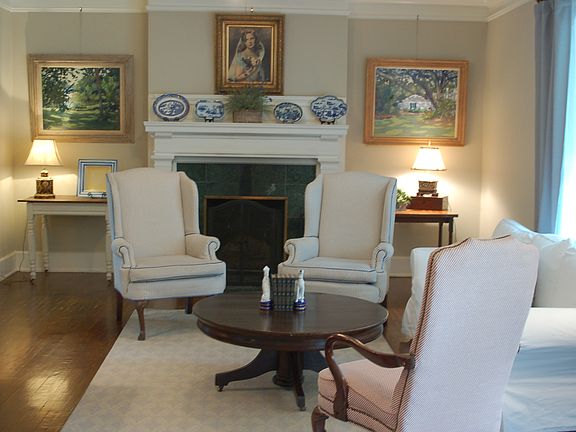 LR with working fireplace