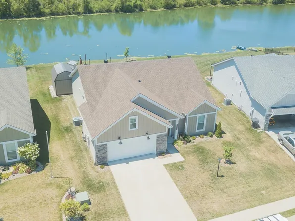 5677 Baywater Dr, Newburgh, IN 47630