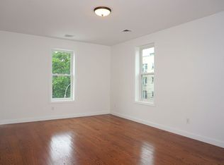 2401 29th St APT 3, Astoria, NY 11102