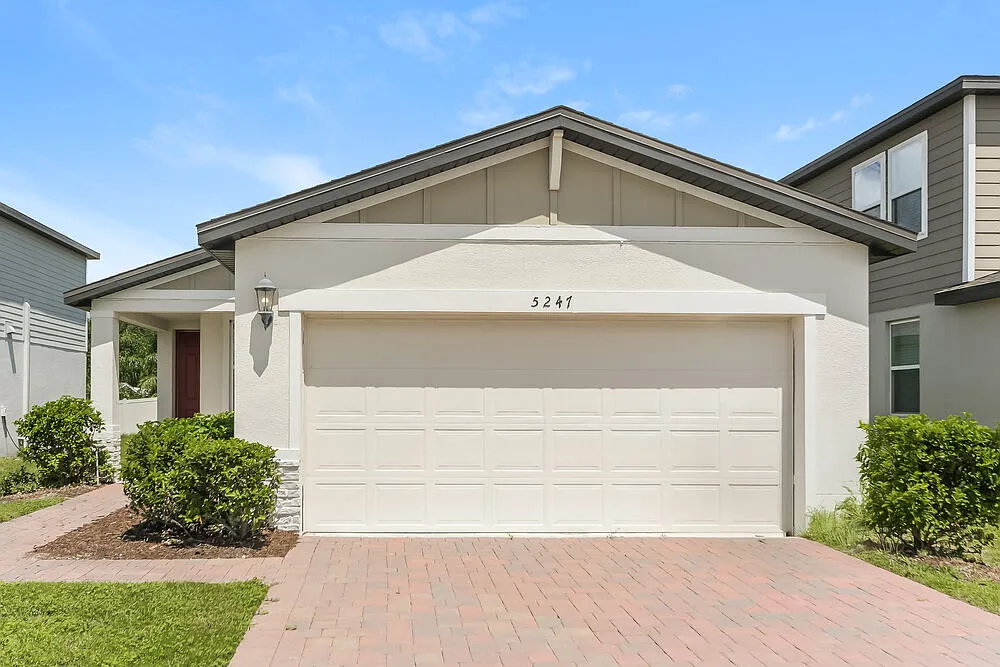 4 bed, 2.0 bath, 1687 sqft, $2,265 — Photo 1