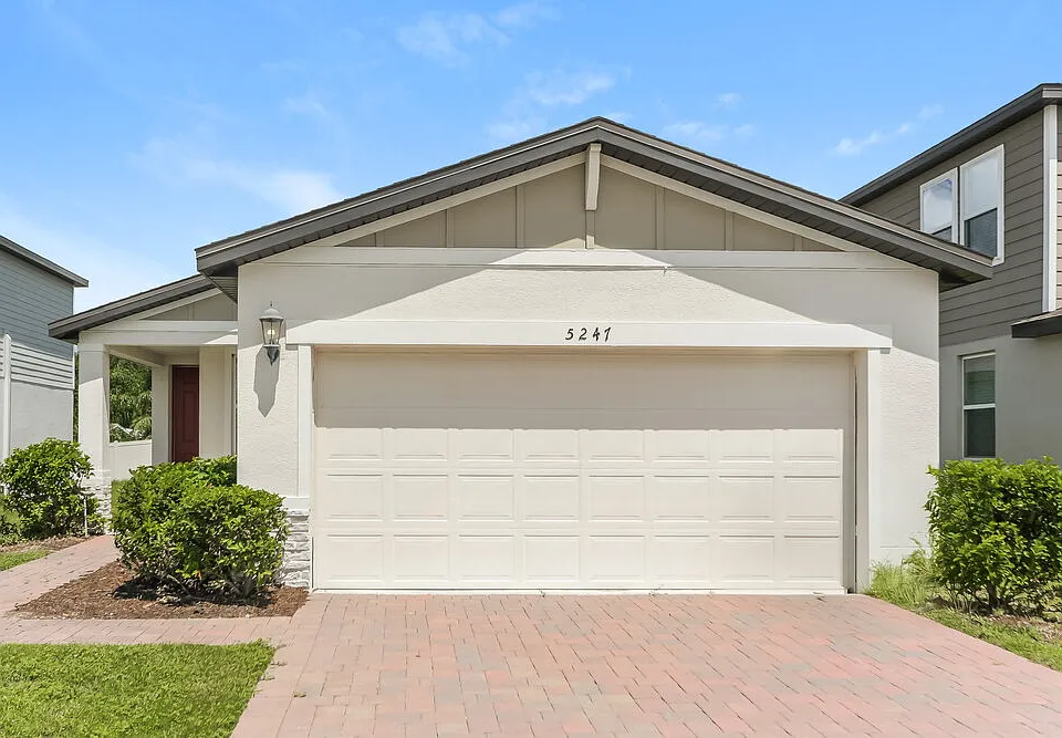 5247 Meredrew Ln