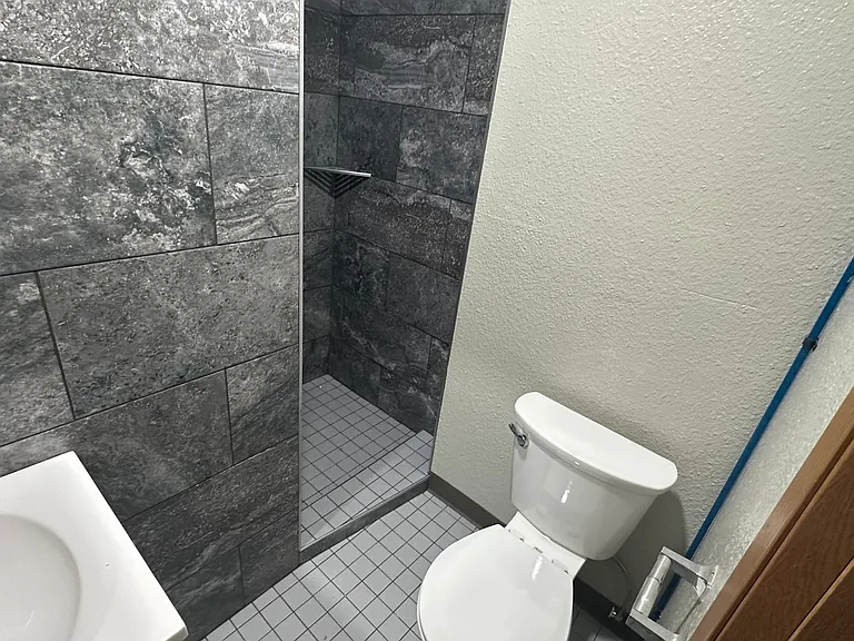 7 N Broadway St — Photo 8