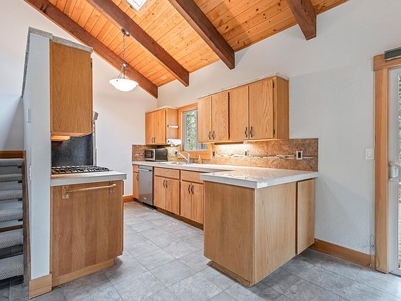 4th image of 17745 Woodland Ln #11