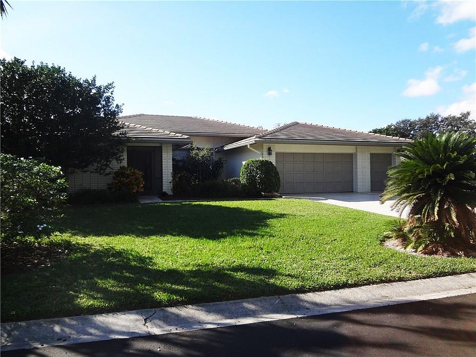 1st image of 2435 SW Creekside Dr