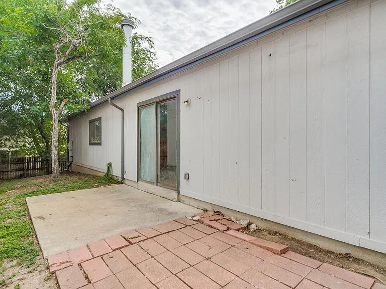 7359 Corian Park Dr — Photo 23
