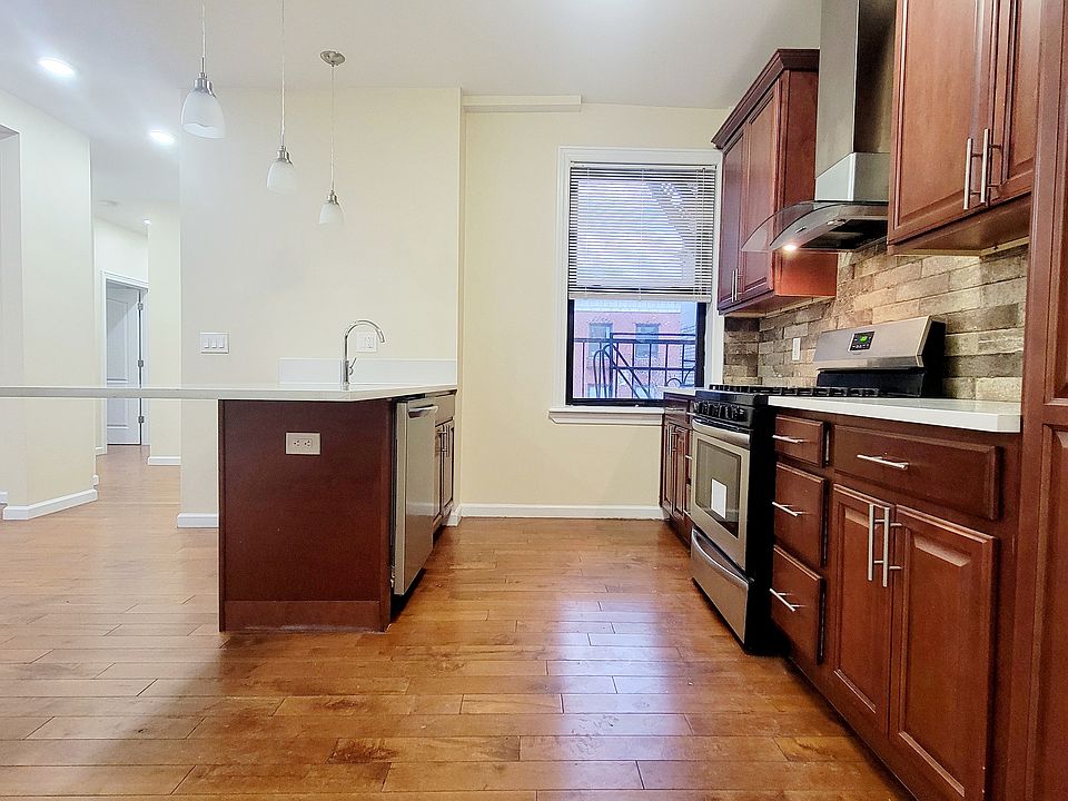 1st image of 2694 Kennedy Blvd #42