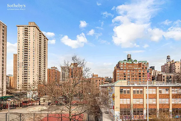 Rented by Sotheby's International Realty | media 30