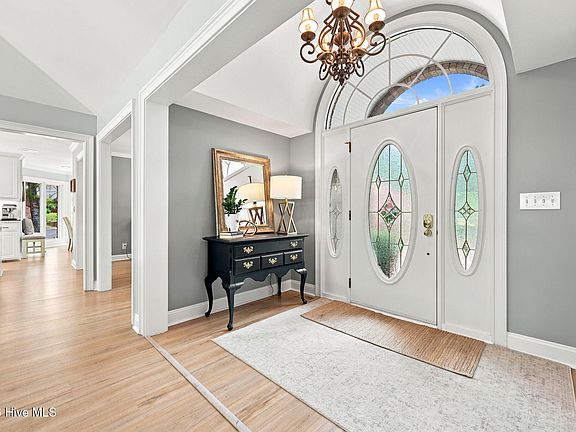 5th image of 268 Longleaf Drive