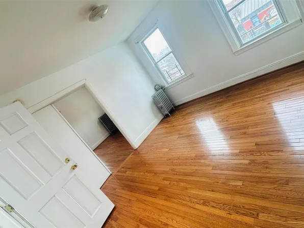 8623 126th St, Jamaica, NY 11418