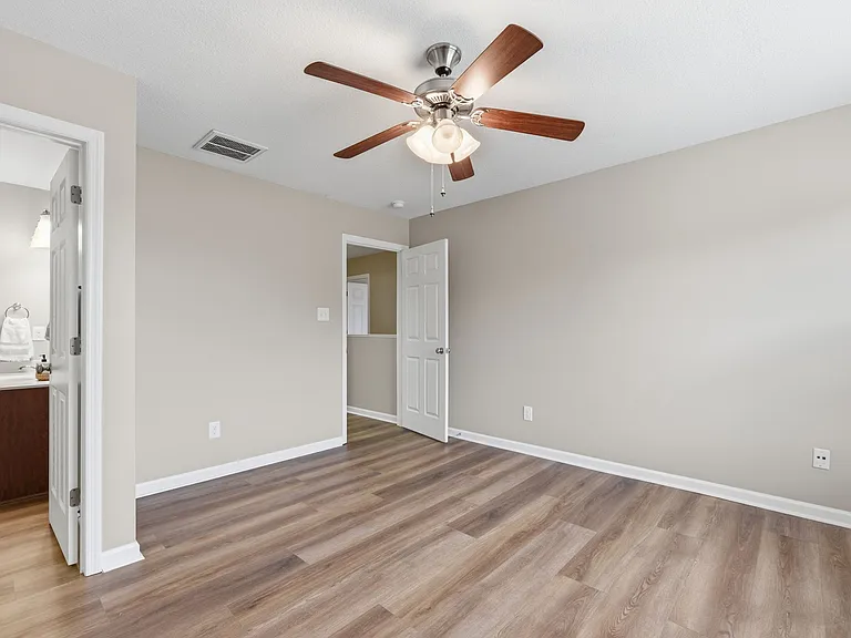 970 Vicar Ln — Photo 28