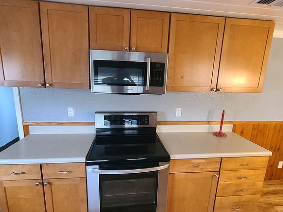 3rd image of 720 W Tropicana Ct