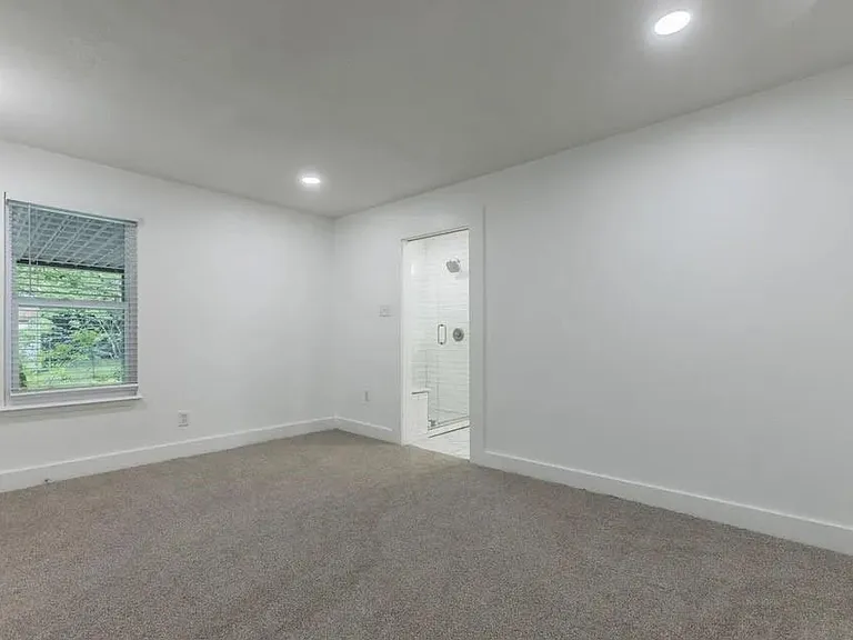 2329 Connor Ave — Photo 16