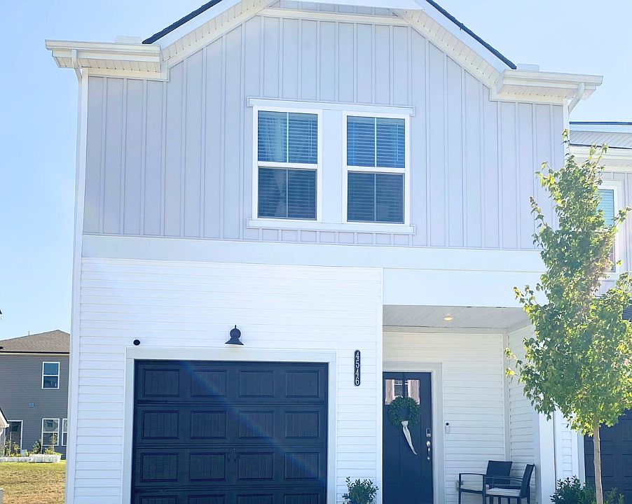 Front of townhome