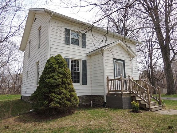 2nd image of 8485 S Maple St