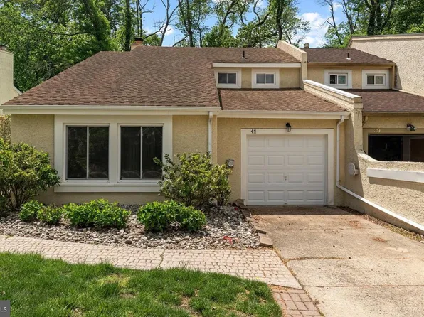 41 Peregrine Dr, Voorhees, NJ 08043