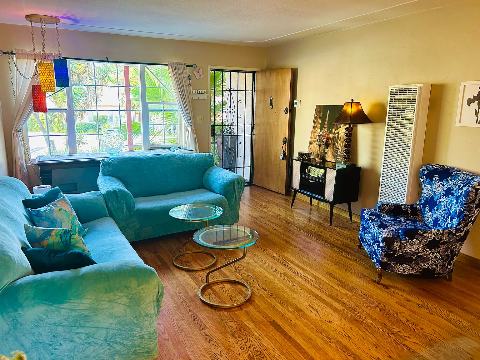 2 bed, 1048 sqft, $3,700 — Photo 4