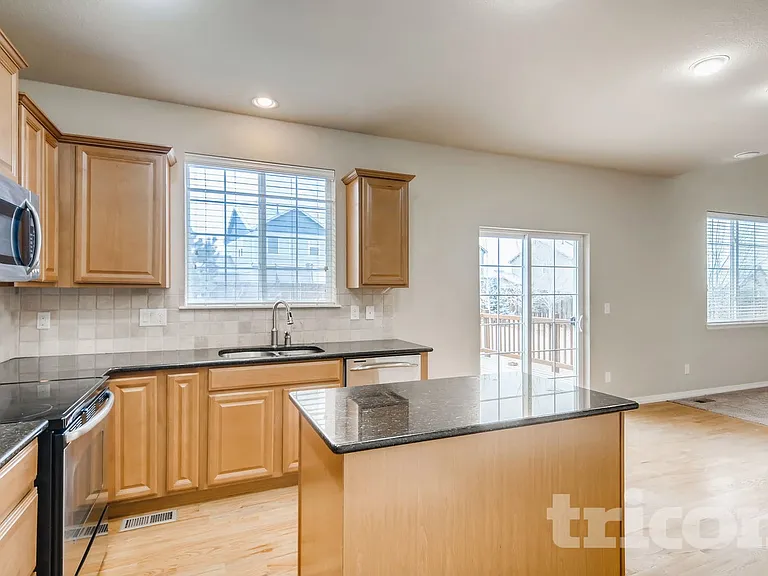161 N Newbern Way — Photo 3