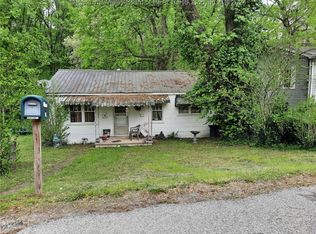 54 3rd St W, Saint Albans, WV 25177