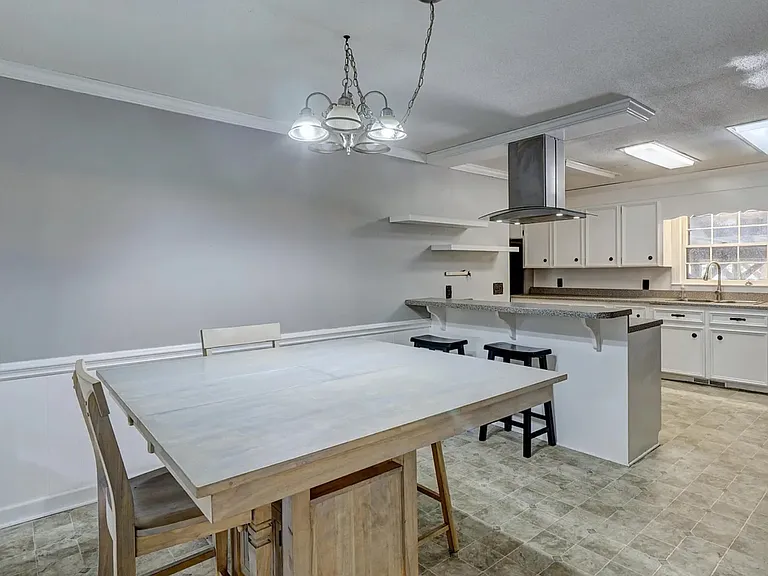 102 Bretonshire Rd — Photo 8