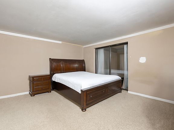 3rd image of 227 Bennett St