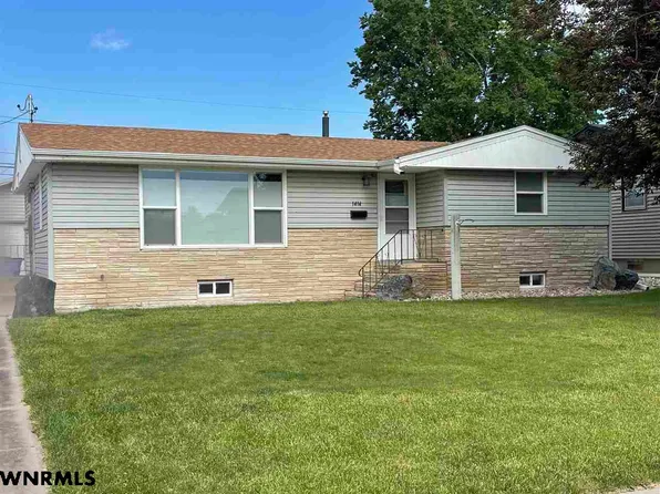 1414 Avenue M, Scottsbluff, NE 69361
