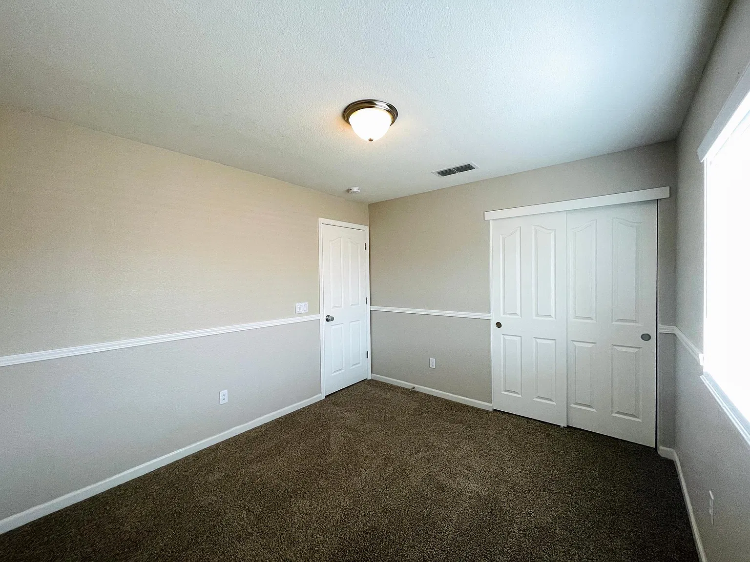 1 bed, 2400 sqft, $800 — Photo 2