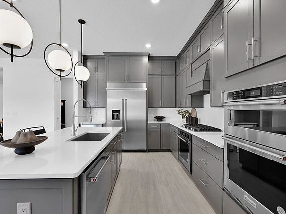 Merlot Grand Gourmet Kitchen