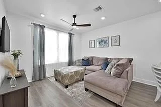 3 bed, 2.0 bath, 1244 sqft, $1,800 — Photo 3